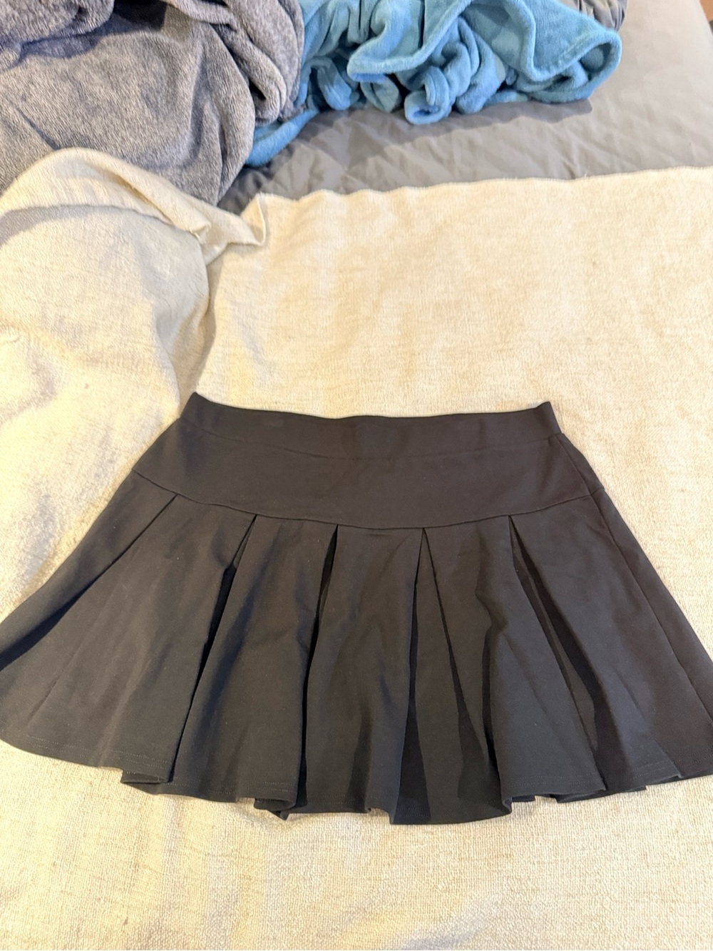 American Eagle Black Pleated Skort Mini Skirt Shorts L NWT